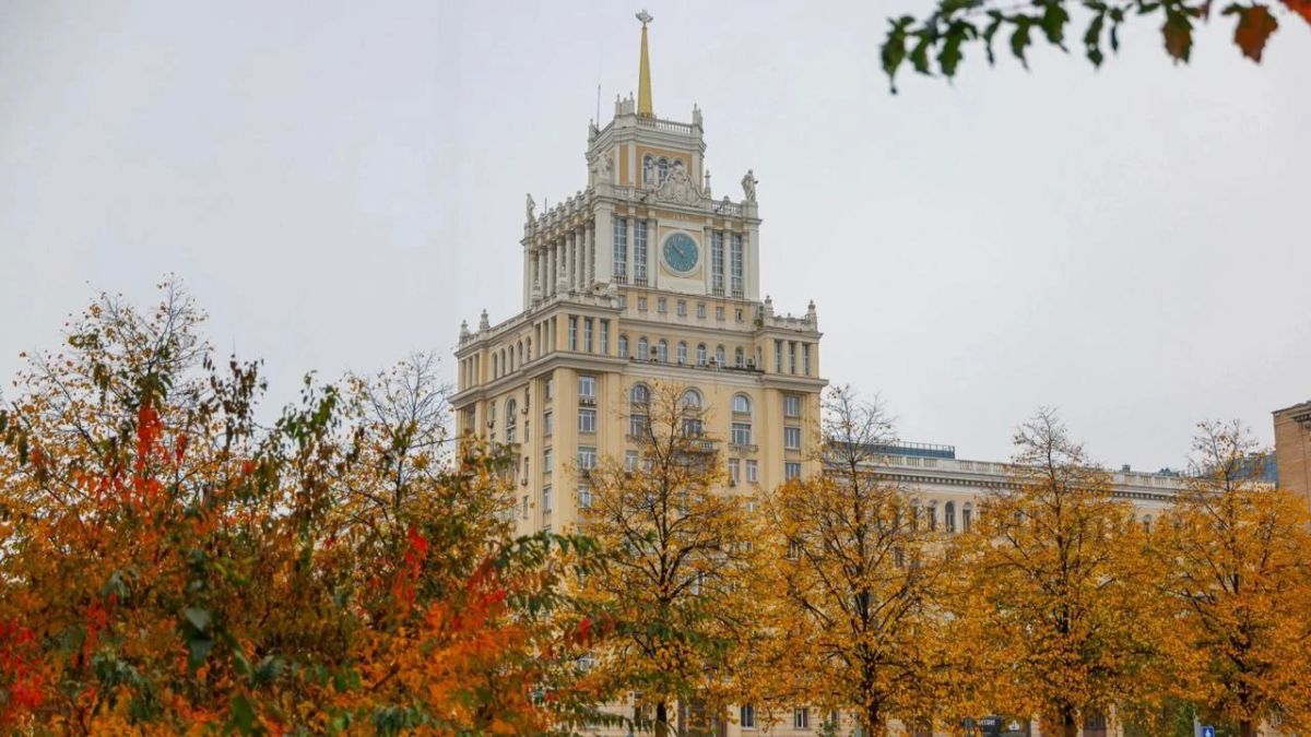 Началась реставрация гостиницы "Пекин" на Большой Садовой улице
