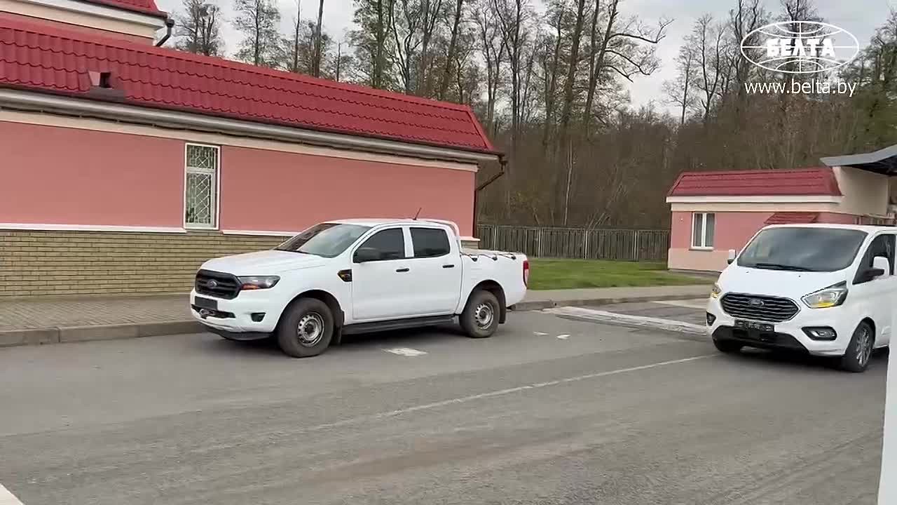 Евгений Поддубный: Делегация Украины во главе с уполномоченным по правам человека Лубинцом, участвующая в гуманитарной миссии в Алешках, прибыла в пункт пропуска "Новая Гута" в Белоруссии, – сообщает БелТА