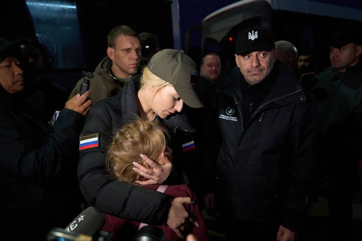 За гуманитарной миссией в Алешках — месяцы переговоров и большой совместный труд ради спасения людей За гуманитарной миссией в Алешках — месяцы переговоров и большой совместный труд ради спасения людей