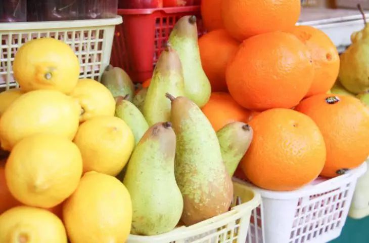 От картофеля до цитрусовых: продукты, которые нужно есть для идеального роста волос