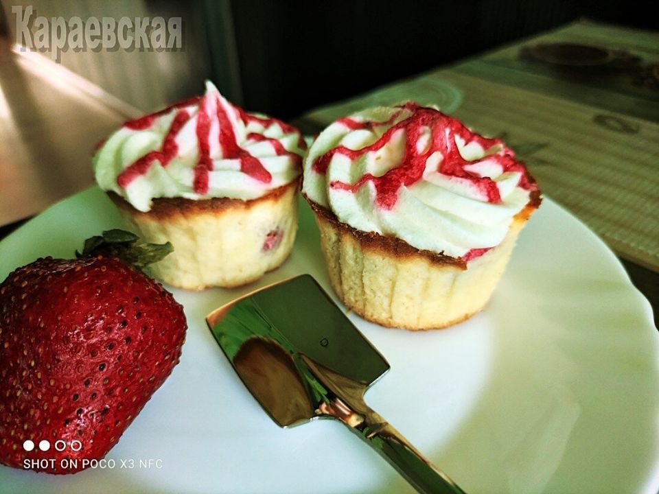 Летние десерты: клубничные кето капкейки, которые взорвут ваши вкусовые рецепторы