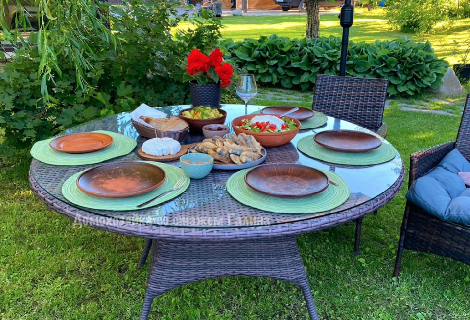 Семейный ужин на даче: простота как искусство