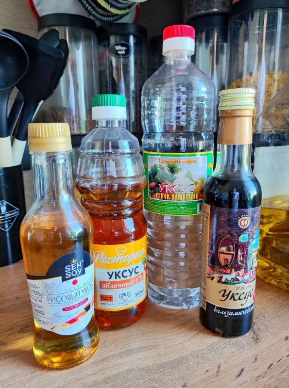 Уксус: не просто кислота, а ключ к изысканным блюдам