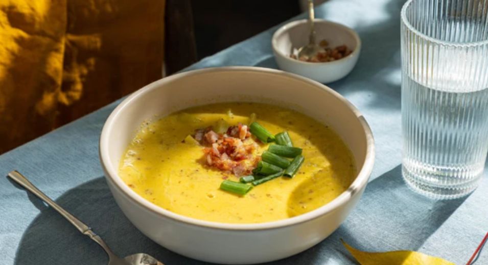 Почувствуйте вкус традиций с чаудером и беконом