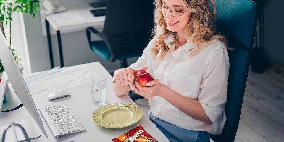 Как перекусы могут улучшить здоровье и предотвратить переедание