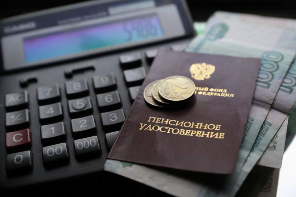 Кому повысят пенсии с 1 февраля: что стоит знать россиянам