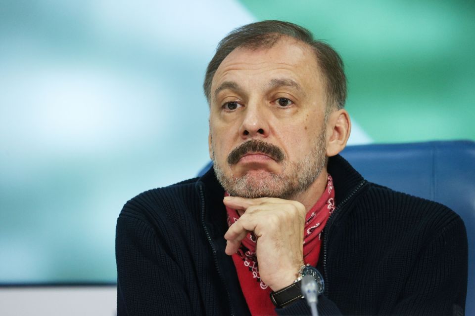 Когда подарки навевают тоску: мысли Сергея Чонишвили о нашей эпохе