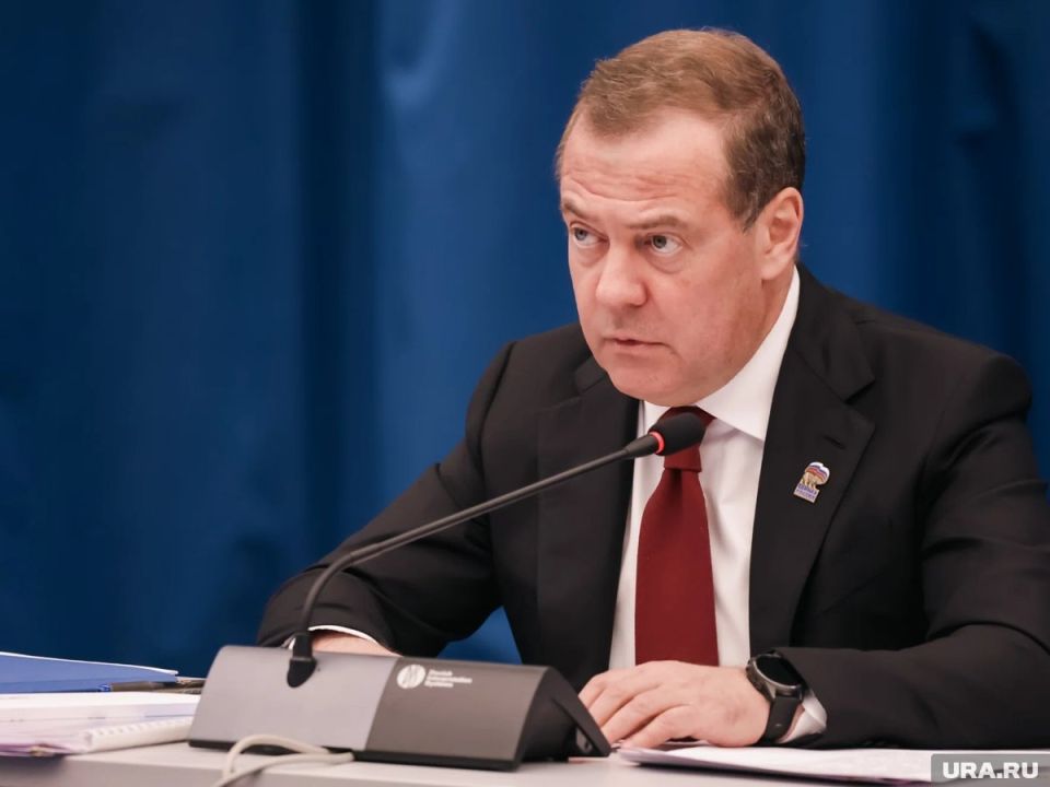 Медведев инициировал создание нового органа власти для поддержки участников СВО